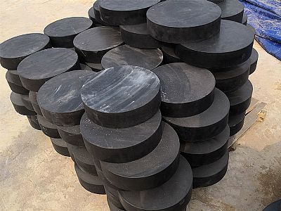 都昌县板式橡胶支座由若干层橡胶片与薄钢板经加压硫化